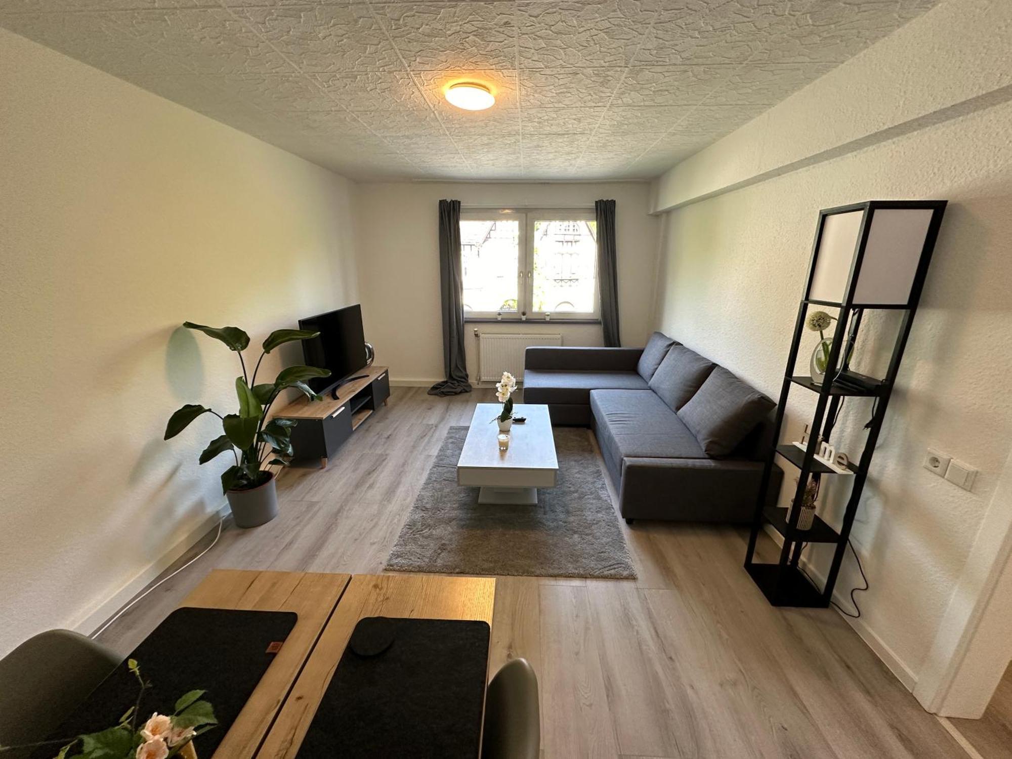 Moderne Fuer 4-5 Personen Mitten In Herten*netflix*nespresso Apartment *